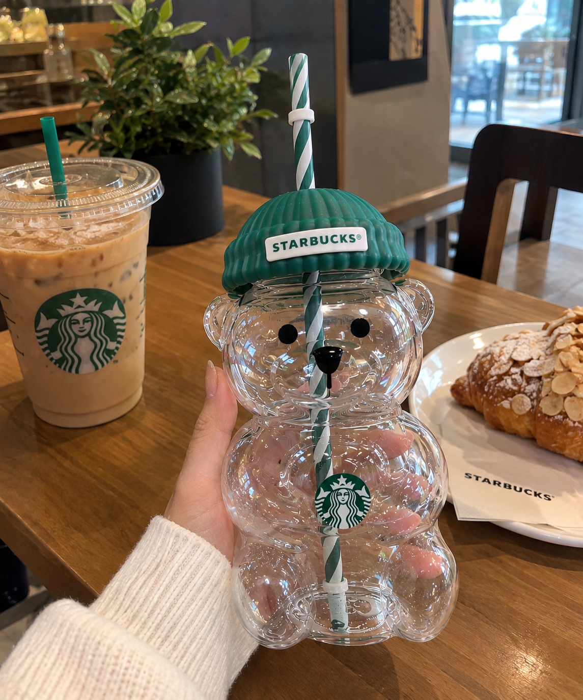Green Bear Tumbler with Straw & Lid – Cute Bear-Shaped Reusable Drinking Cup, Aesthetic Drinkware