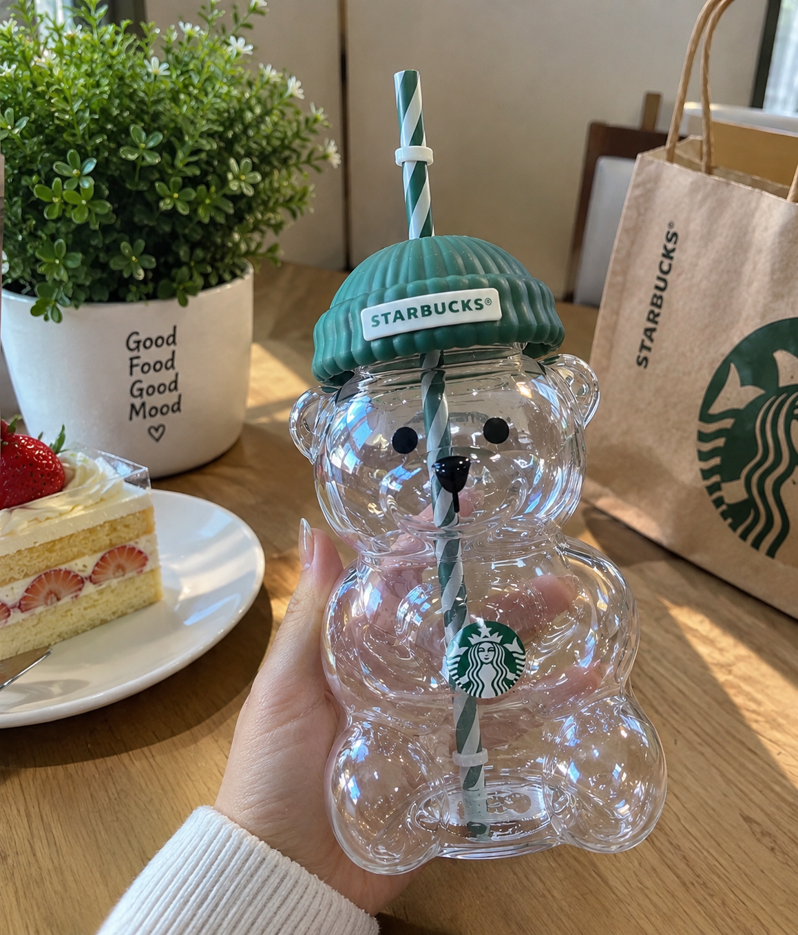 Green Bear Tumbler with Straw & Lid – Cute Bear-Shaped Reusable Drinking Cup, Aesthetic Drinkware